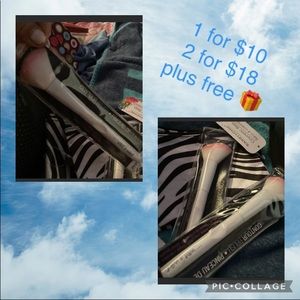 New Blush make up brush